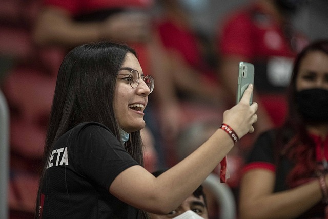 中表现出色 中表现出色