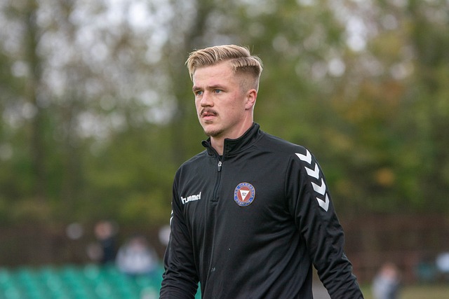 往往依赖于 往往依赖于