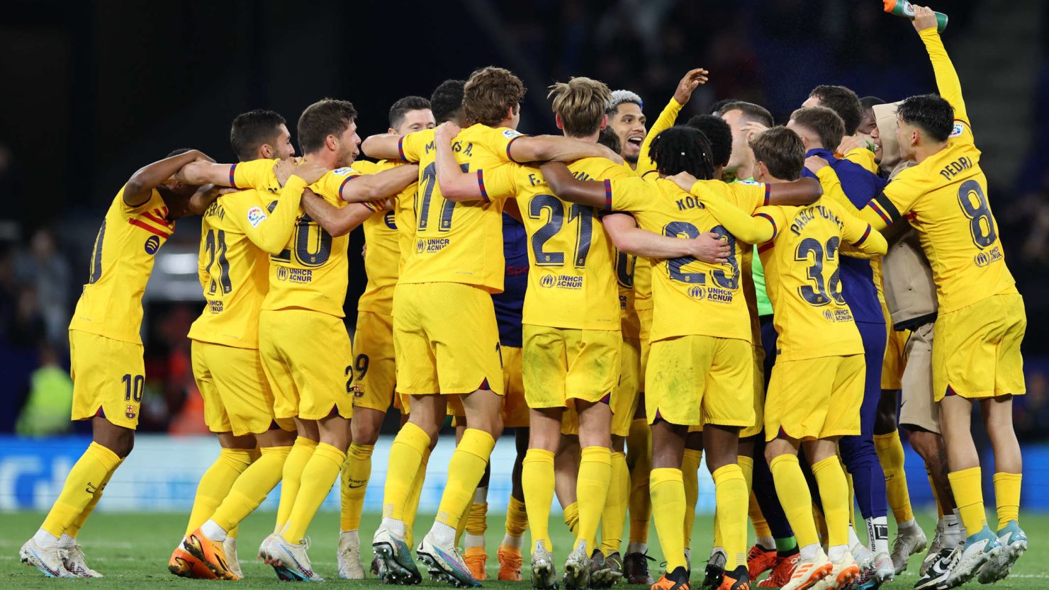 来在足球场 来在足球场